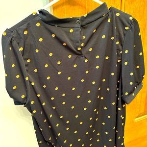 NWT Adrianna Papell short sleeve ruffle neck blouse